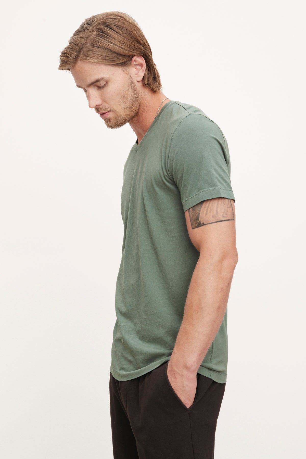 Samsen V-Neck Tee